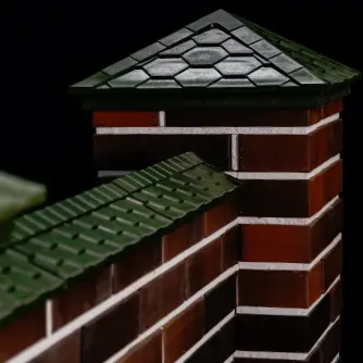 Колпаки на столбы, парапеты кирпичного забора